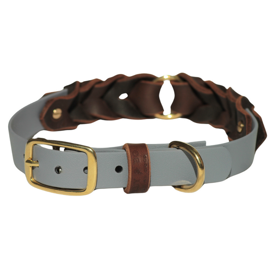 Hundehalsband BASELINE aus Fettleder & BioThane® in Hellblaugrau und Braun, seitliche Ansicht auf weißem Hintergrund