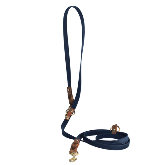 BASELINE Hundeleine in Dunkelblau-Cognac aus BioThane® und Leder – 2,50m, stufenlos verstellbar für komfortable Spaziergänge