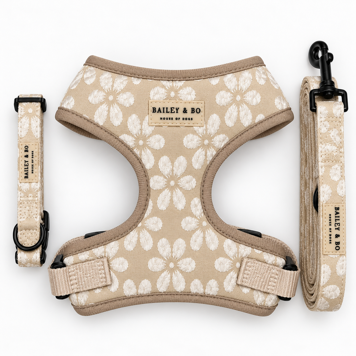 Vanilla Blossom Set für Hunde: Brustgeschirr, Halsband und Leine in Vanilla Mocha mit Bailey & Bo Label