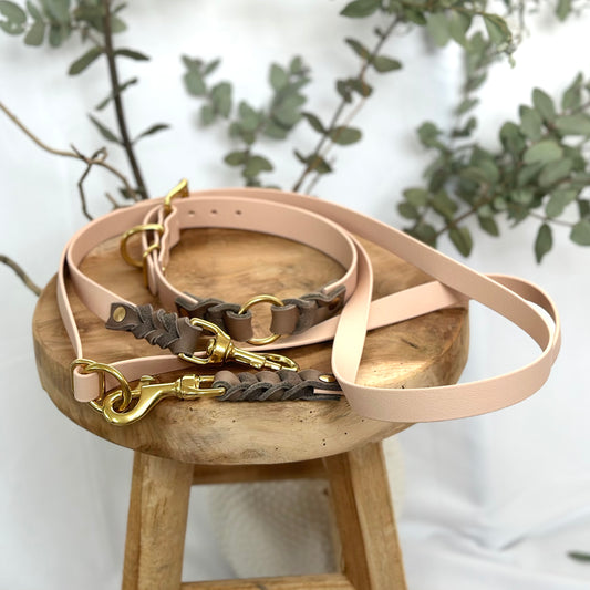 Schönes Biothane Halsband und Leinen Set für Hunde in Beige und Schlamm verstellbar und robust