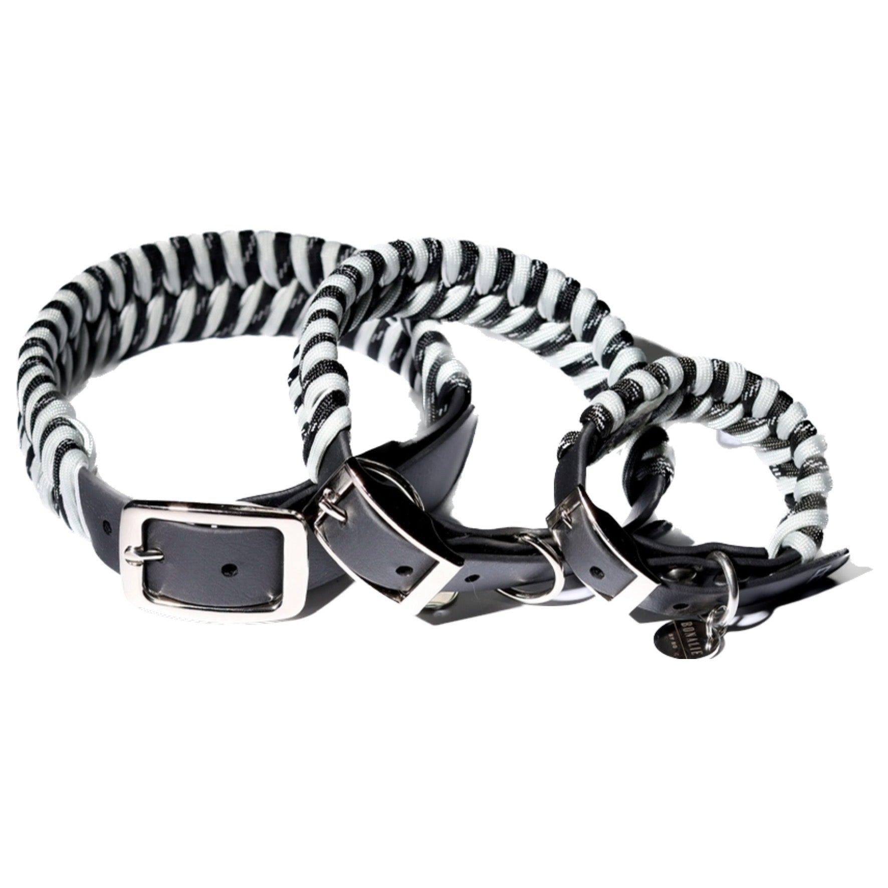 Biothane Halsbänder in drei größen für ganz große bis ganz kleine Hunde zum verstellen in schwarz reflektierend und silberner schnalle