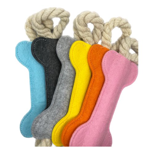 Minimalistisches Hundespielzeug in Form eines Knochen - Bailey and Bo - House of Dogs